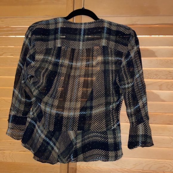 Jones New York Collection Ultra Sheer  Ruffled Neck Line & Sleeves 100% Silk - Picture 6 of 9